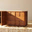 Buffet en chêne à 4 portes avec plateau en travertin Honed et portes surélevées 84 po Hearth-134040042