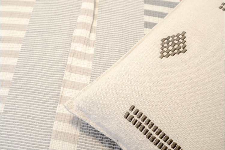 Summer linens