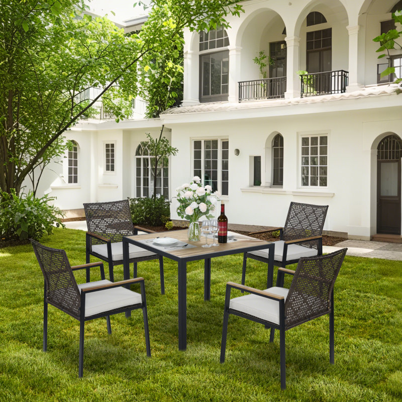 Ensemble repas 5 pièces pour patio avec table en bois d'acacia et chaises en rotin - Ensemble de conversation avec trou pour parasol