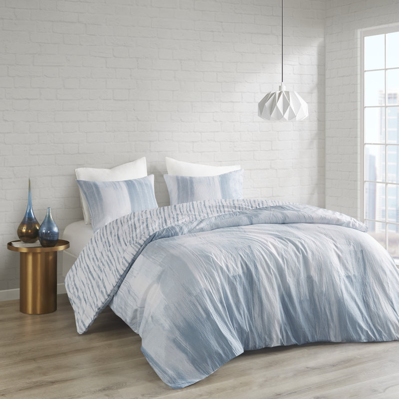 Blue Brush Stroke Reversible Seersucker Full/Queen Duvet Cover Set