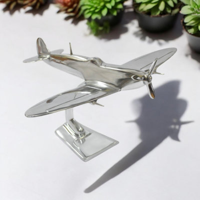 Retzlaff Transportation Figurines & Sculptures