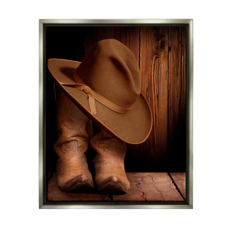 Bottes de cowboy et chapeau encadré sur toile par Marcus Prime, Cadre flottant gris lustré, H 31 po x l 25 po x P 1,7 po