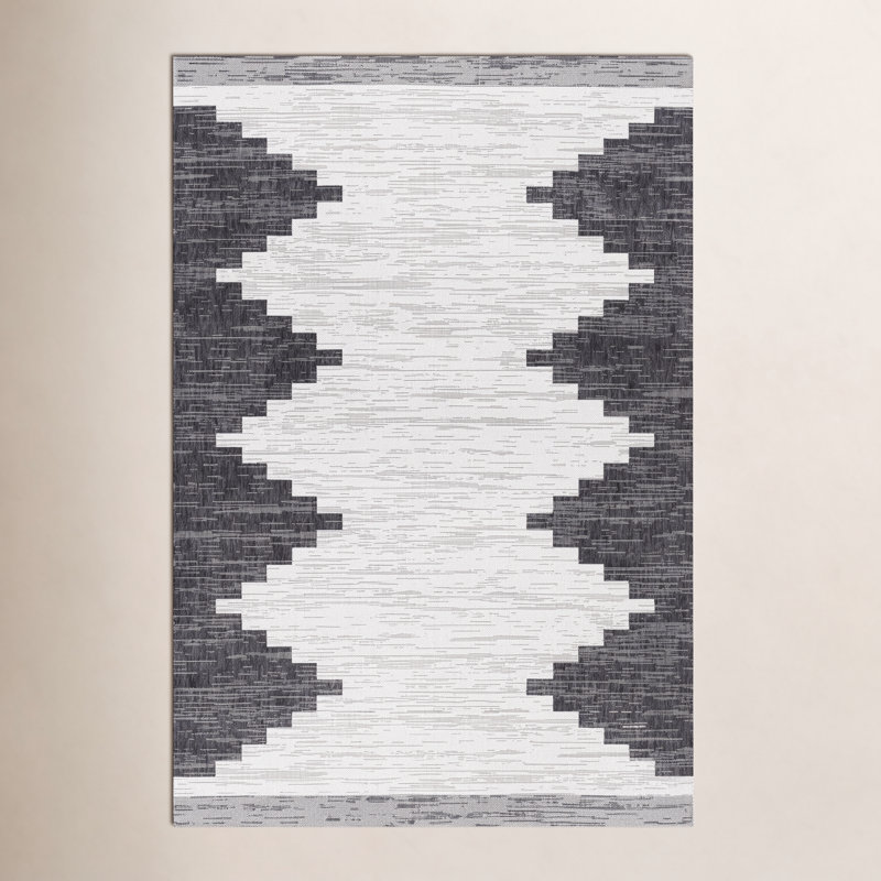 Tapis intérieur / extérieur gris anthracite Mortimer, Rectangle 5 pi 3 po x 7 pi 7 po