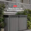 Remise de rangement extérieure horizontale en résine durable solide de 6,2 x 4,3 pi Keter Premier