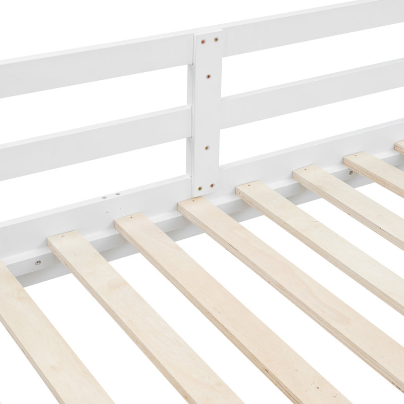 Queen Size White Wood Bunk Bed, Pine And Build, Long-Lasting Use, Compact Design For Limited Spaces Bed With , Size, Reliable Composition, Shared Spaces, Solid Support