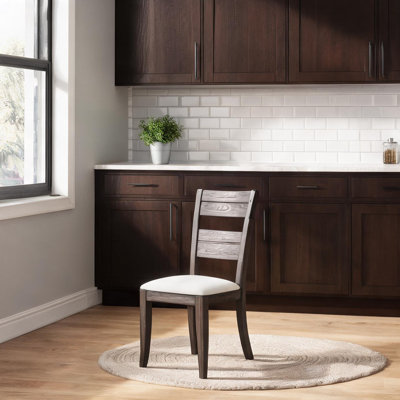 Chaise d'appoint de cuisine et de salle à manger avec assise rembourrée en polyester chocolat et structure en bois massif à échelle