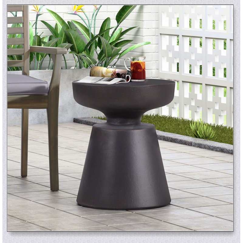 Table d'appoint d'extérieur en béton léger