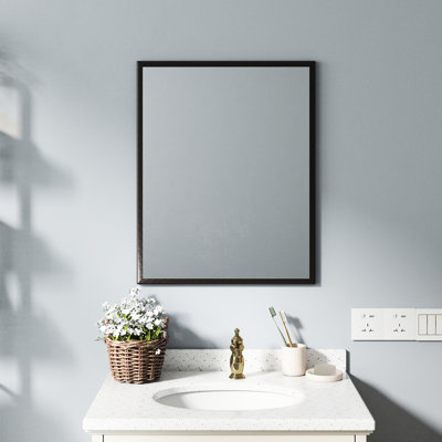 Miroir de 24 po en aluminium noir pour salle de bain - idéal pour les petites salles de bain, et facile à nettoyer grâce à son cadre polyvalent