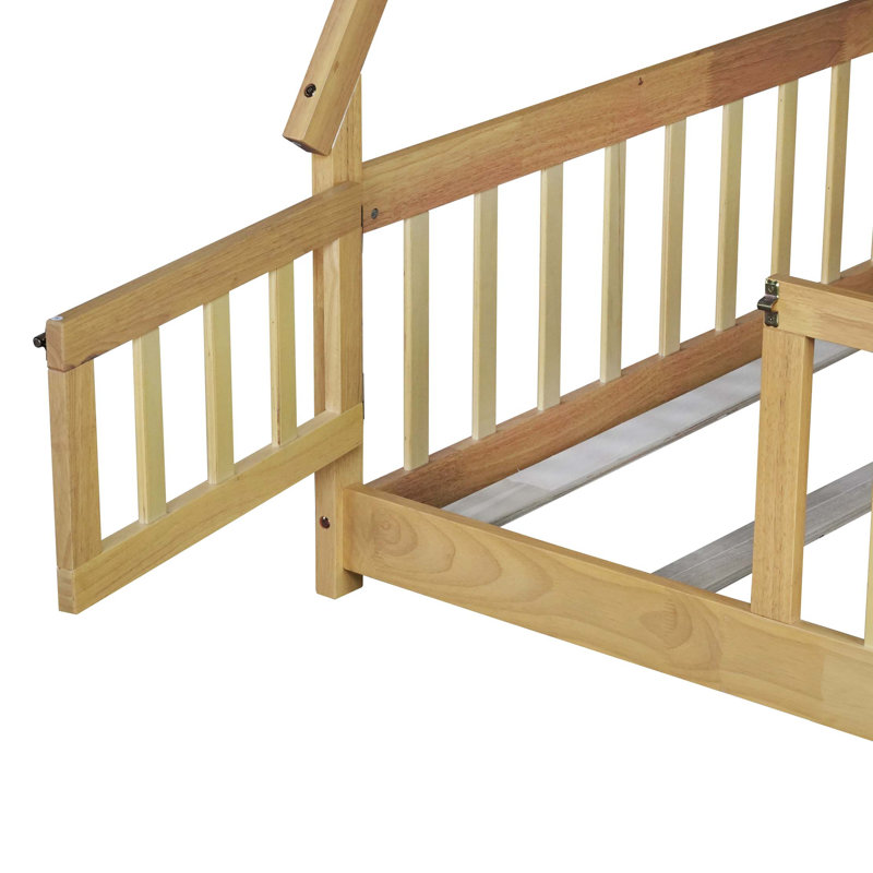 Lit de plancher en bois d'hévéa en forme de tente avec garde-corps, lattes et porte, Naturel