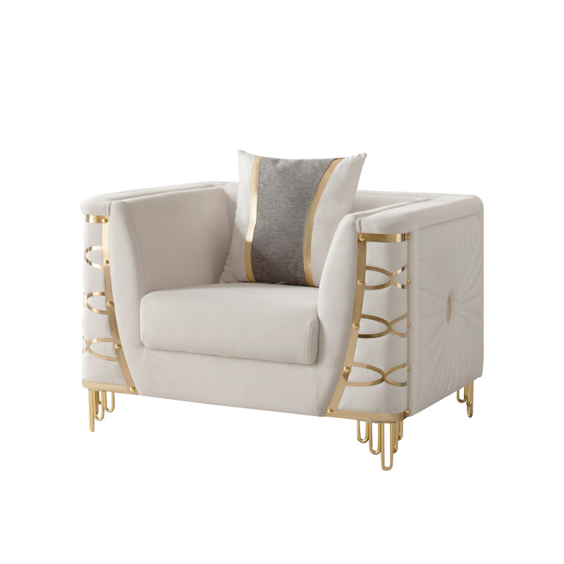 Fauteuil Aurelia Modern Glam avec garniture en acier inoxydable doré, sièges à ressorts ensachés et coussins décoratifs assortis