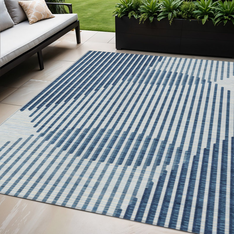 Tapis intérieur / extérieur géométrique lavable bleu et ivoire 5 pi x 8 pi