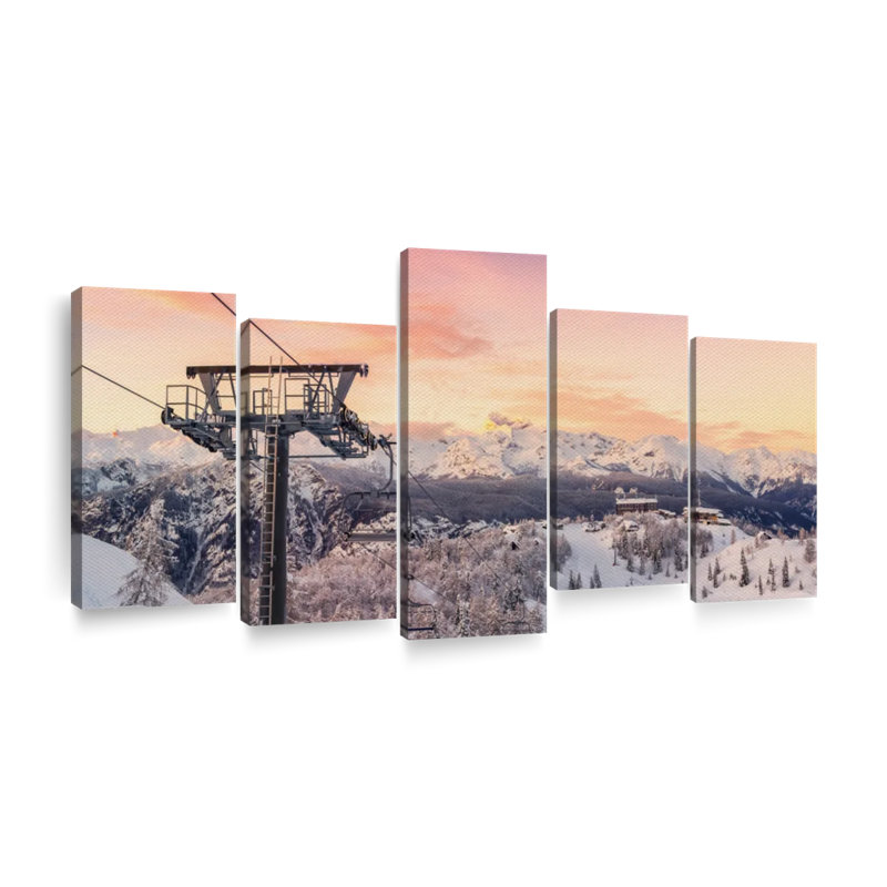 «Skiing on Snowy Mountain» - Toile tendue 5 pièces, H 37 po x l 74 po