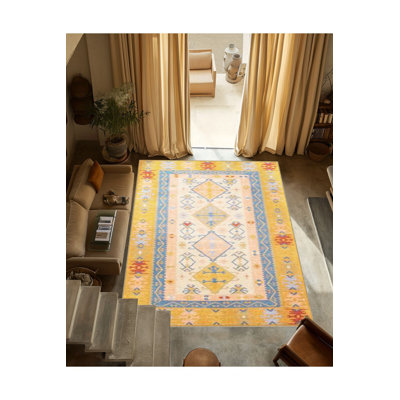 Tapis jaune lavable décoratif à motif traditionnel jaune