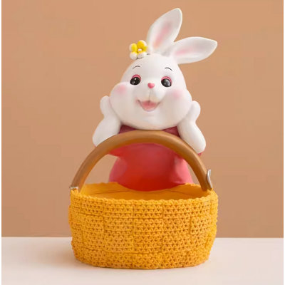 Kavel Figurines & Sculptures