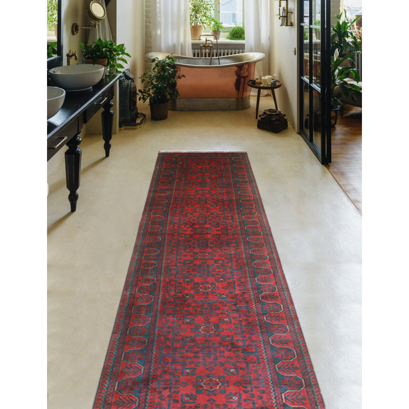 Khyle Zarmina Red Runner