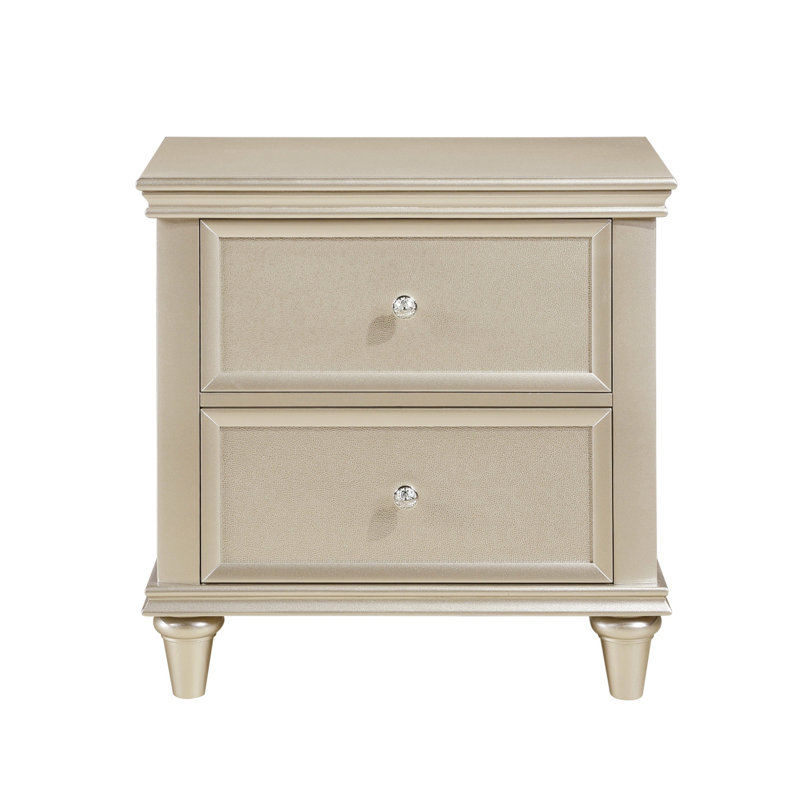 Table de chevet à finition argentée avec façades de tiroirs texturées et boutons polis, mobilier de chambre à coucher traditionnel moderne | Idée de cadeau