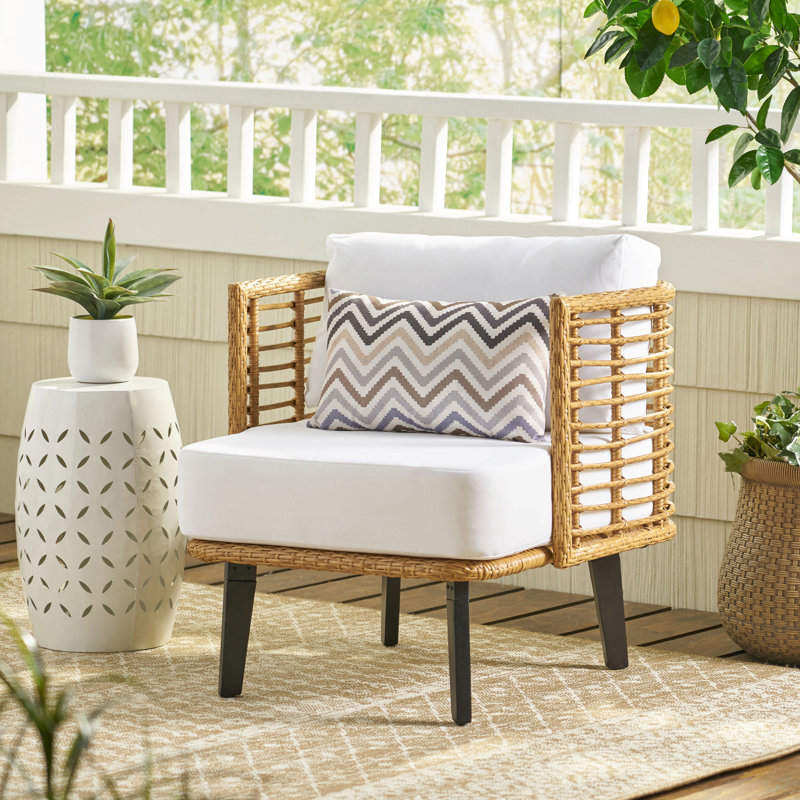 CHAISE CLUB