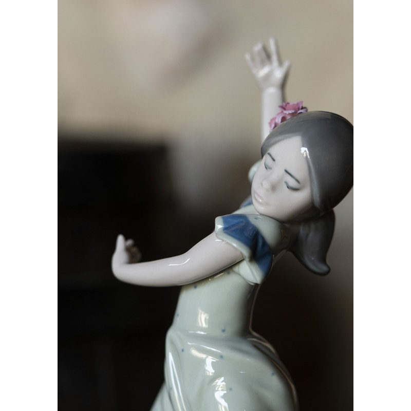 Lolita Flamenco Dancer Girl Figurine