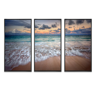 Waves Crashing Serene Seashore - ensemble d'art mural sur toile encadré Sea & Shore
