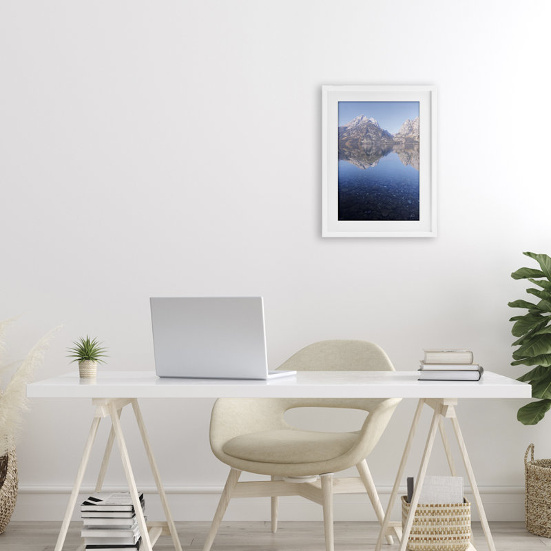 «Clear Water Reflection Landscape», reproduction d'art sous verre encadrée par Lori Deiter, H 20 po x l 14 po