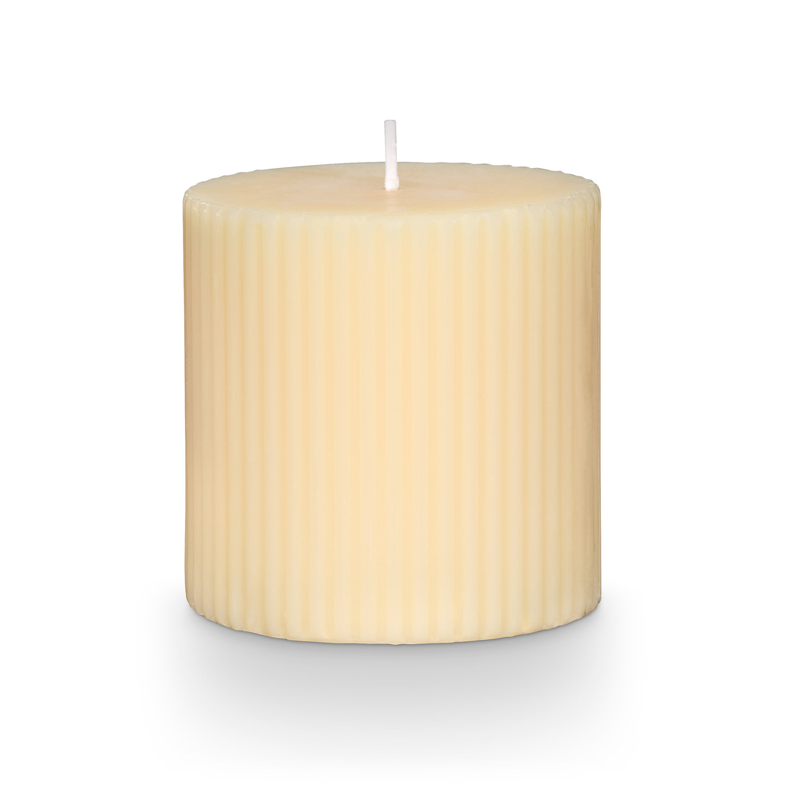 ILLUME Beautifully Done Medium Fragranced Pillar Candle, Blackberry Absinthe, Isla Lily, Small