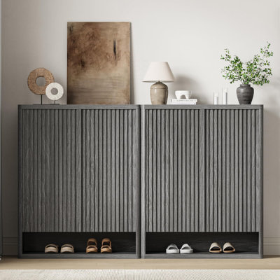 Meuble à chaussures moderne en bois – Organisateur d'entrée de 160 cm avec étagères réglables, portes cannelées, design étroit et compact, capacité de 50 à 60 paires – Meuble de salon et d'entrée, gris