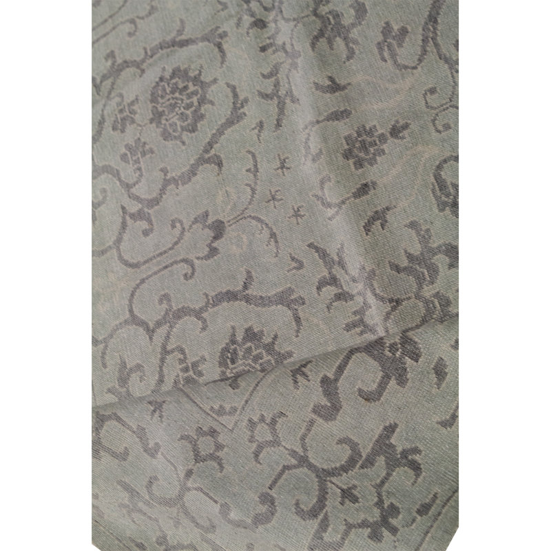 Floral Area Rug in Gray