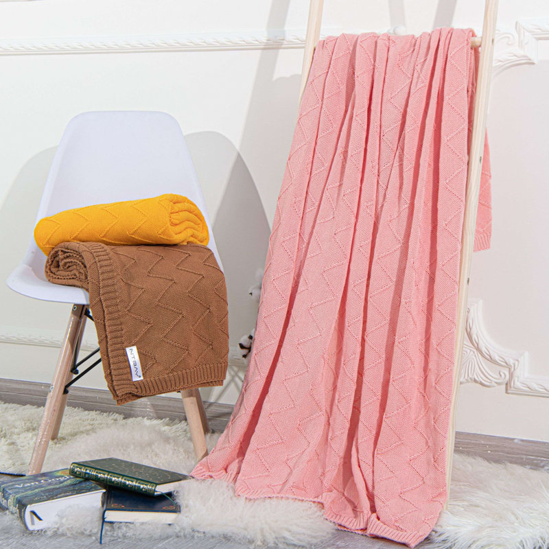 Jeté en polyester recyclé doux et durable 51 x 67 tons neutres Modern Home Essential, Rose