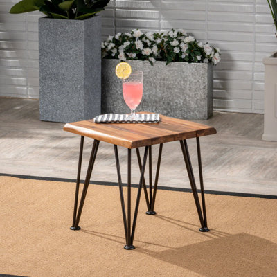 Table d'appoint rustique avec pieds en métal et plateau en bois, hypnotisant, 18 po x 18 po x 18 po, côté décalé de tons pour une utilisation sur le patio, pieds supérieurs, fascinant, alternance de teinture