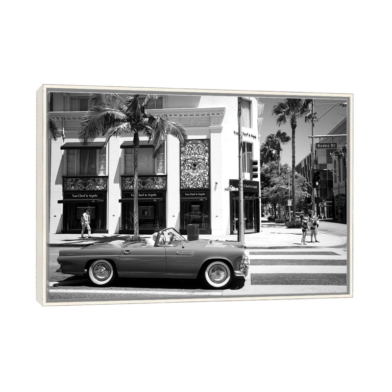 Rodeo Drive Classic - impression d'art mural, H 32 po x l 48 po, Reproduction encadrée sans passe-partout, Blanc patiné