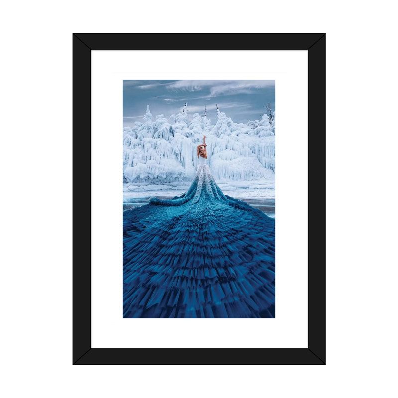 « Baikalient » par Hobopeeba-reproduction de photo, Blanc, H 32 po x l 24 po x P 1 po, Papier encadré noir