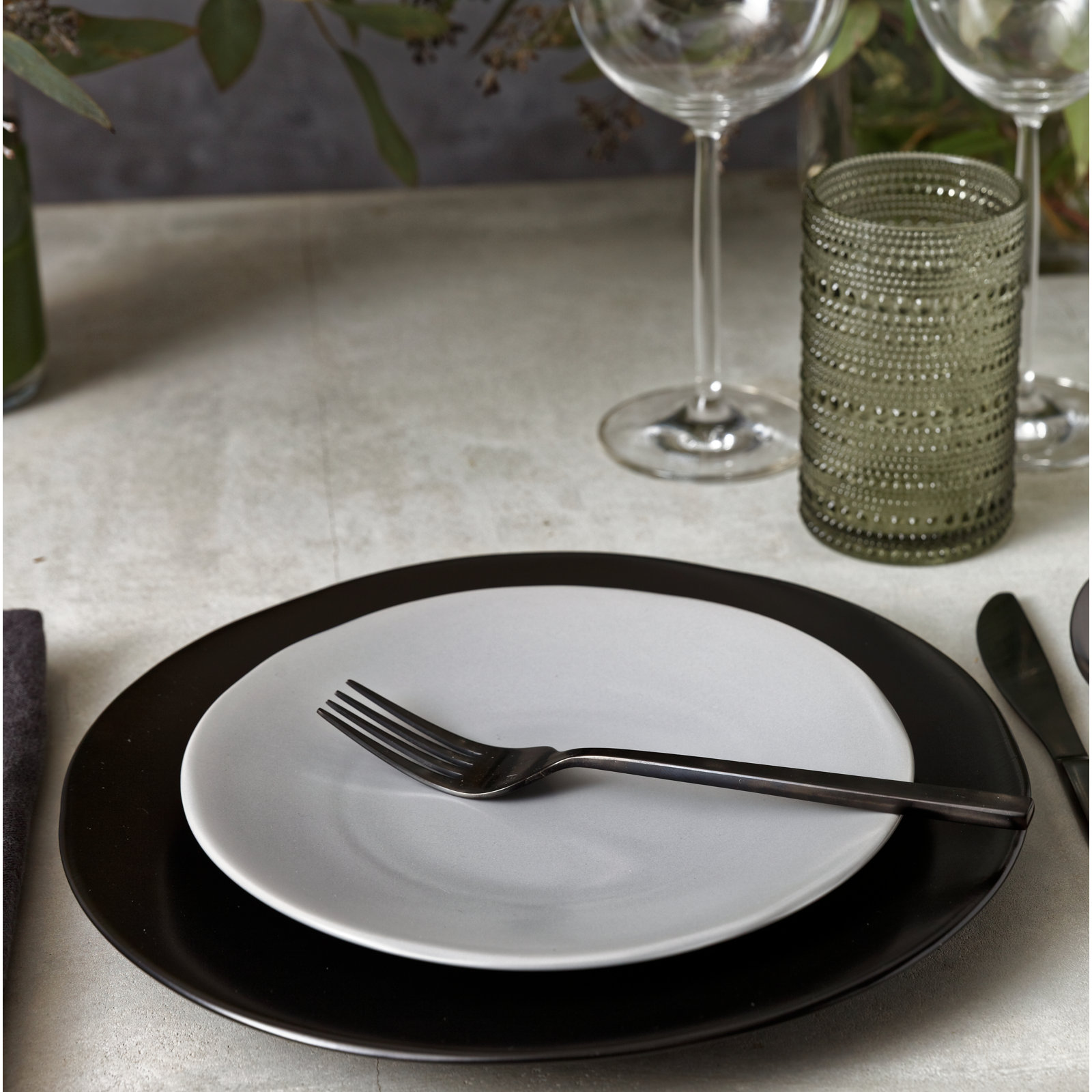 Heirloom 12" Dinner Plate, Charcoal