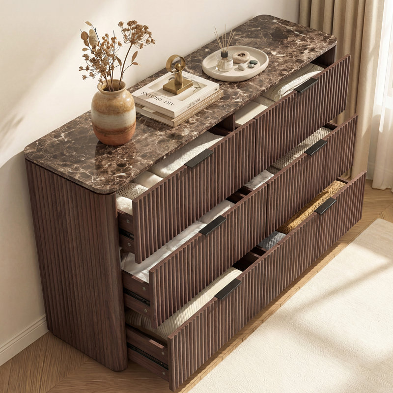 Ensemble de chambre à coucher cannelée 3 pièces avec dessus en faux marbre, commode à 6 tiroirs et tables de chevet à 3 tiroirs