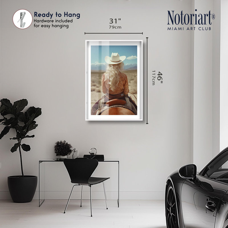 «Rodeo Queen II Shadowbox» par Notoriart, H 46 po x l 31 po, Blanc