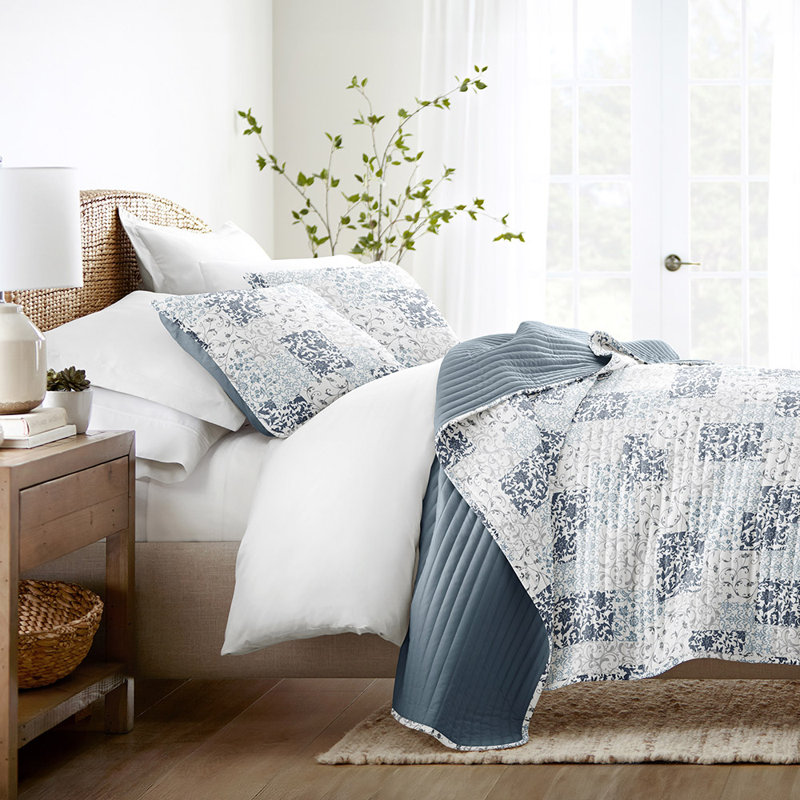 Quilt Coverlet Set All Season Patterned Reversible Microfiber Ultra Soft Bedding in Patchwork, Blue