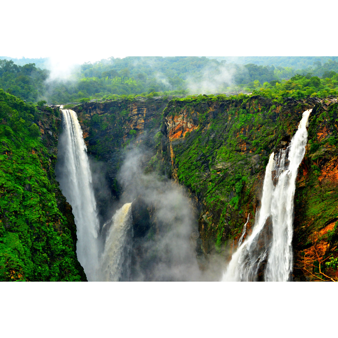 Jog Falls India von Focusphotoart - Kunstdrucke auf Leinwand ohne Rahmen