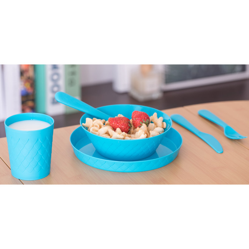 Service de table en plastique 24 pièces pour enfants, service pour 4 avec assiettes, bols, tasses, fourchettes, couteaux, cuillères, vaisselle réutilisable pour les repas, les collations, les fêtes, la garderie, le camping et l'utilisation quotidienne