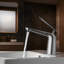 Robinet de salle de bain à poignée simple - Robinet de lavabo monotrou en laiton massif avec tuyau d'alimentation en eau, conception commerciale moderne, installation facile-24280243