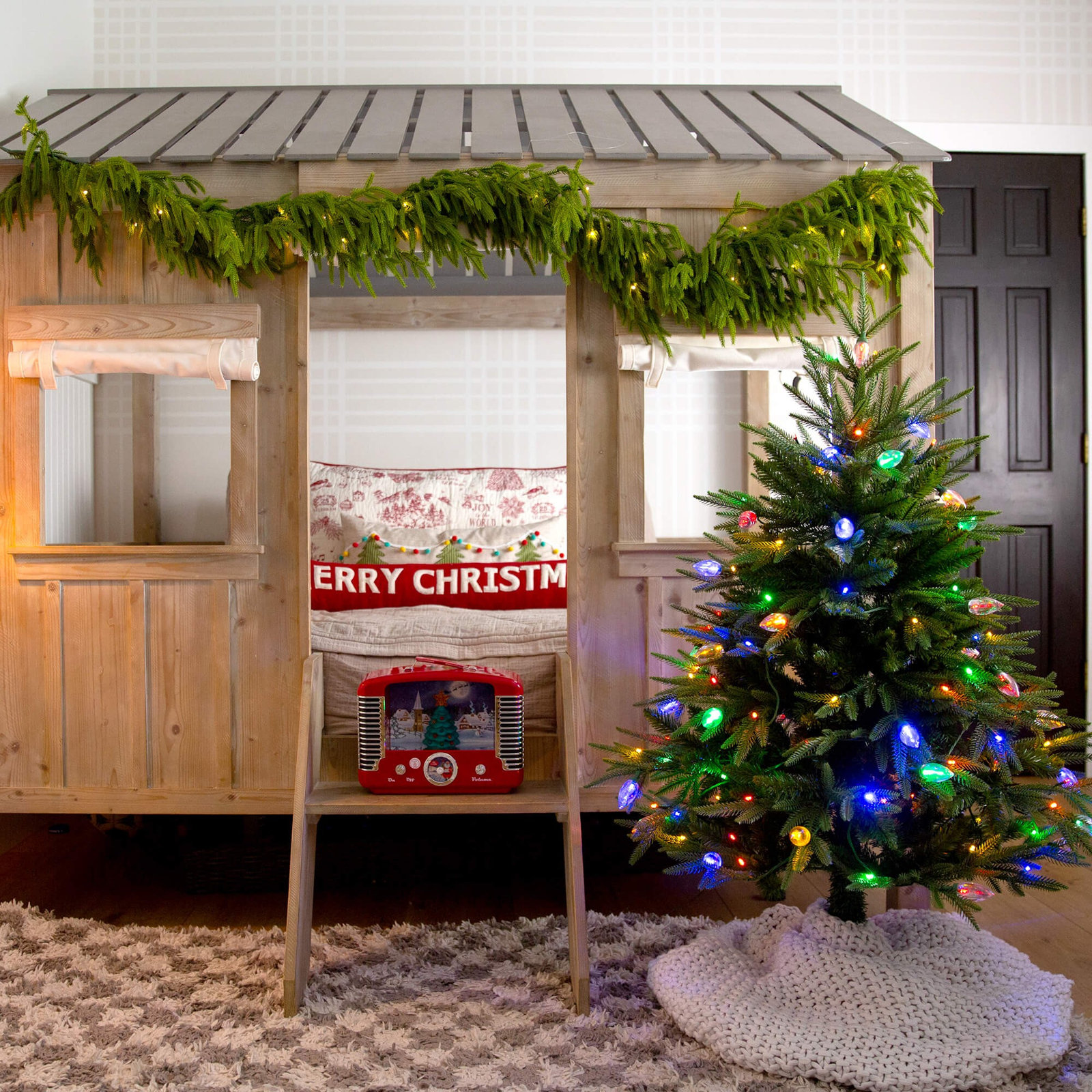 Pre-Lit Pine Christmas Tree, 4ft