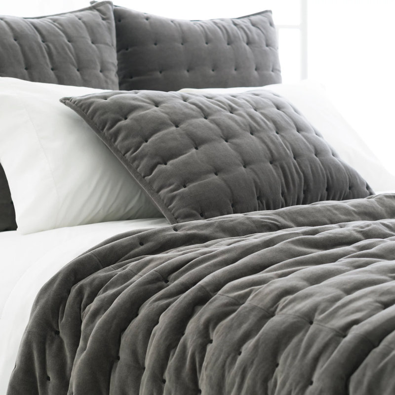 Vienna Velvet Quilt Set