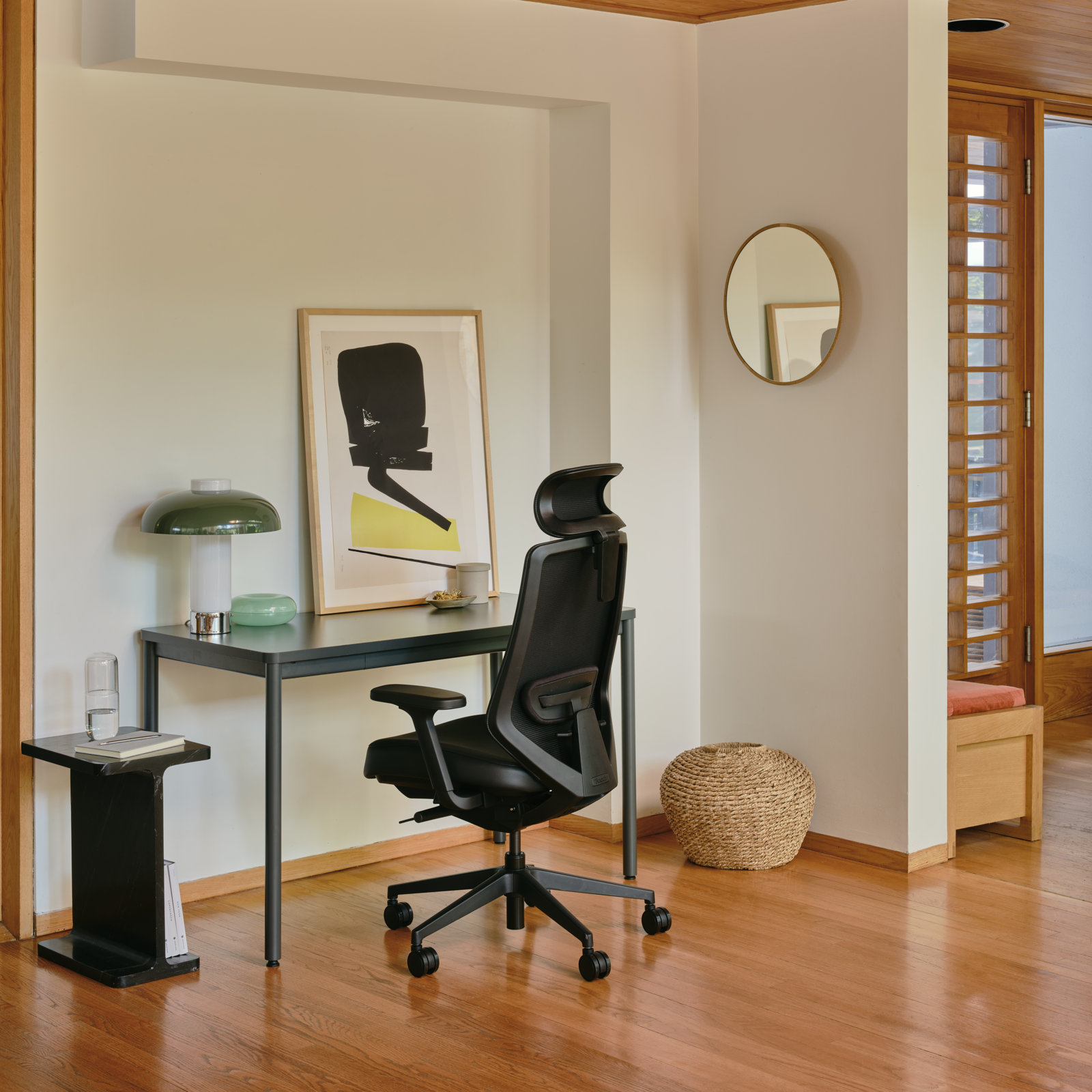 Ergonomic Chair Pro - Leather, Black