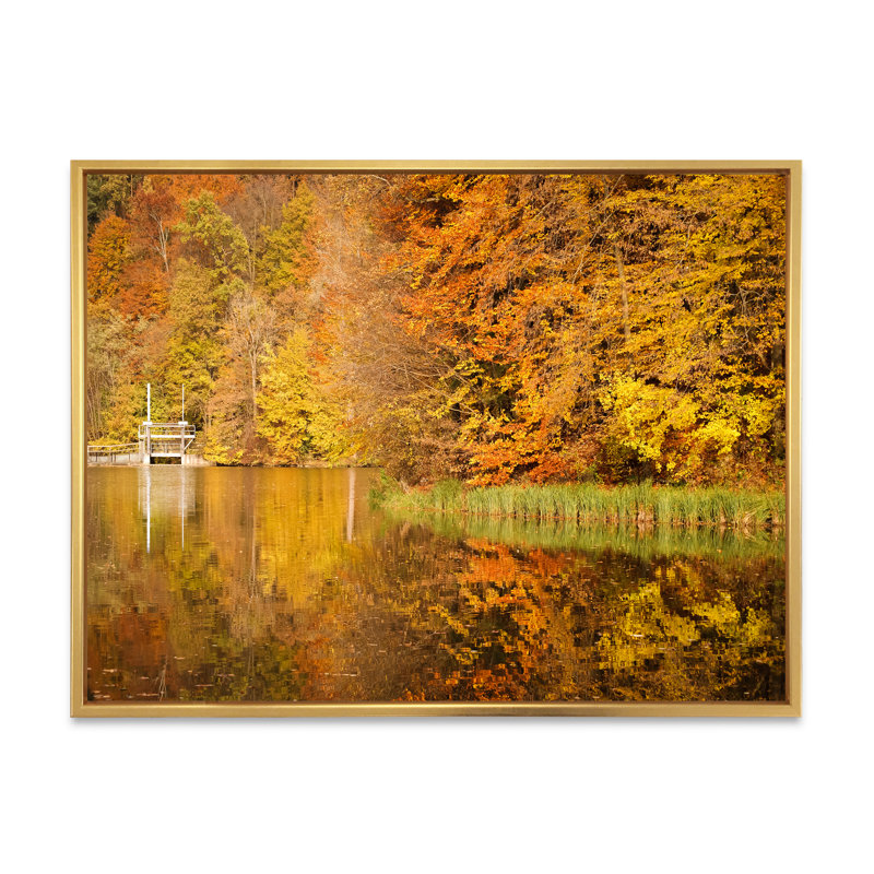 «Lake In Sunset Rays - Lake House, œuvre d'art sur toile, H 30 po x l 40 po x P 1,5 po, Cadre flottant doré