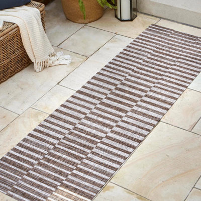 Aghamjot Modern Offset Stripe Brown/Beige Indoor/Outdoor Rug