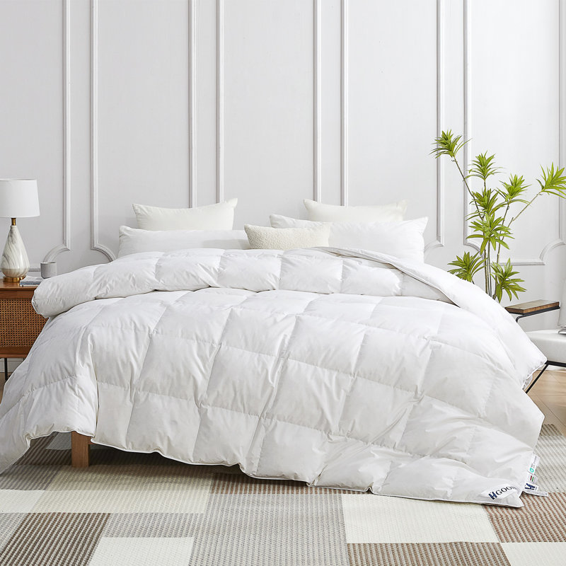 Luxurious White Cotton Queen Down Comforter