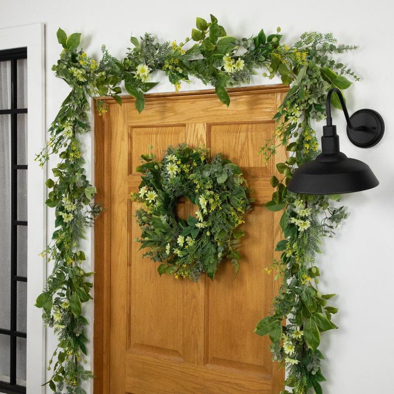 Faux Plastic 20'' Wreath