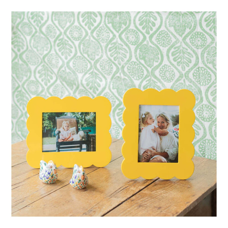 Cadre photo festonné en laque, Jaune