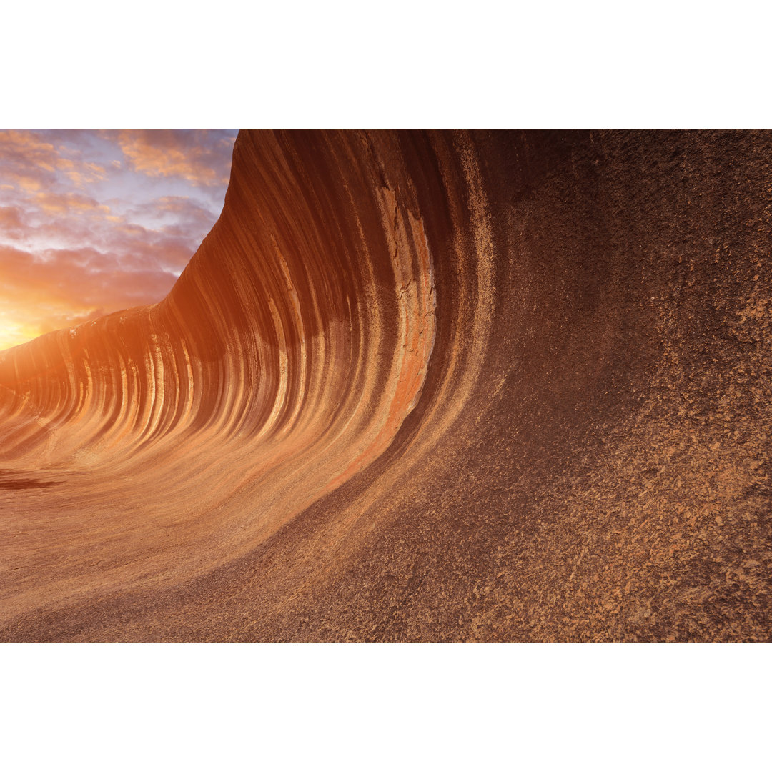 Wave Rock At Sunset von Zorazhuang - Leinwandbild