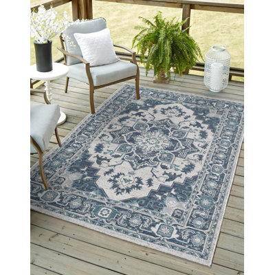 Tapis performance tissé à la machine médaillon Dahlia - ivoire / bleu - 6 pi 7 po x 9 pi