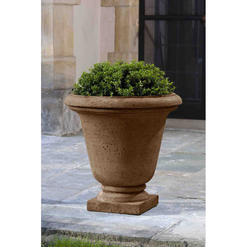 Pot de fleurs urne en pierre Hampton, Pietra Vecchia, H 26,5 po x l 27 po x P 27 po
