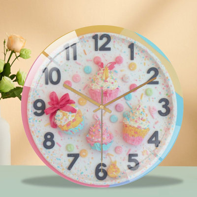 Horloge murale 12 po Cupcakes-On-Numbered